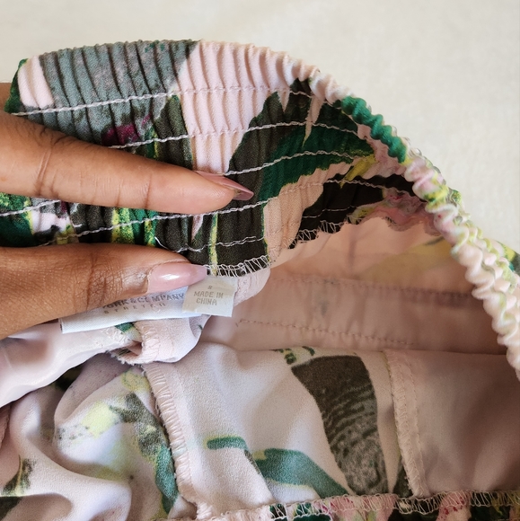 Floral joggers New York and Company S - Picture 3 of 3